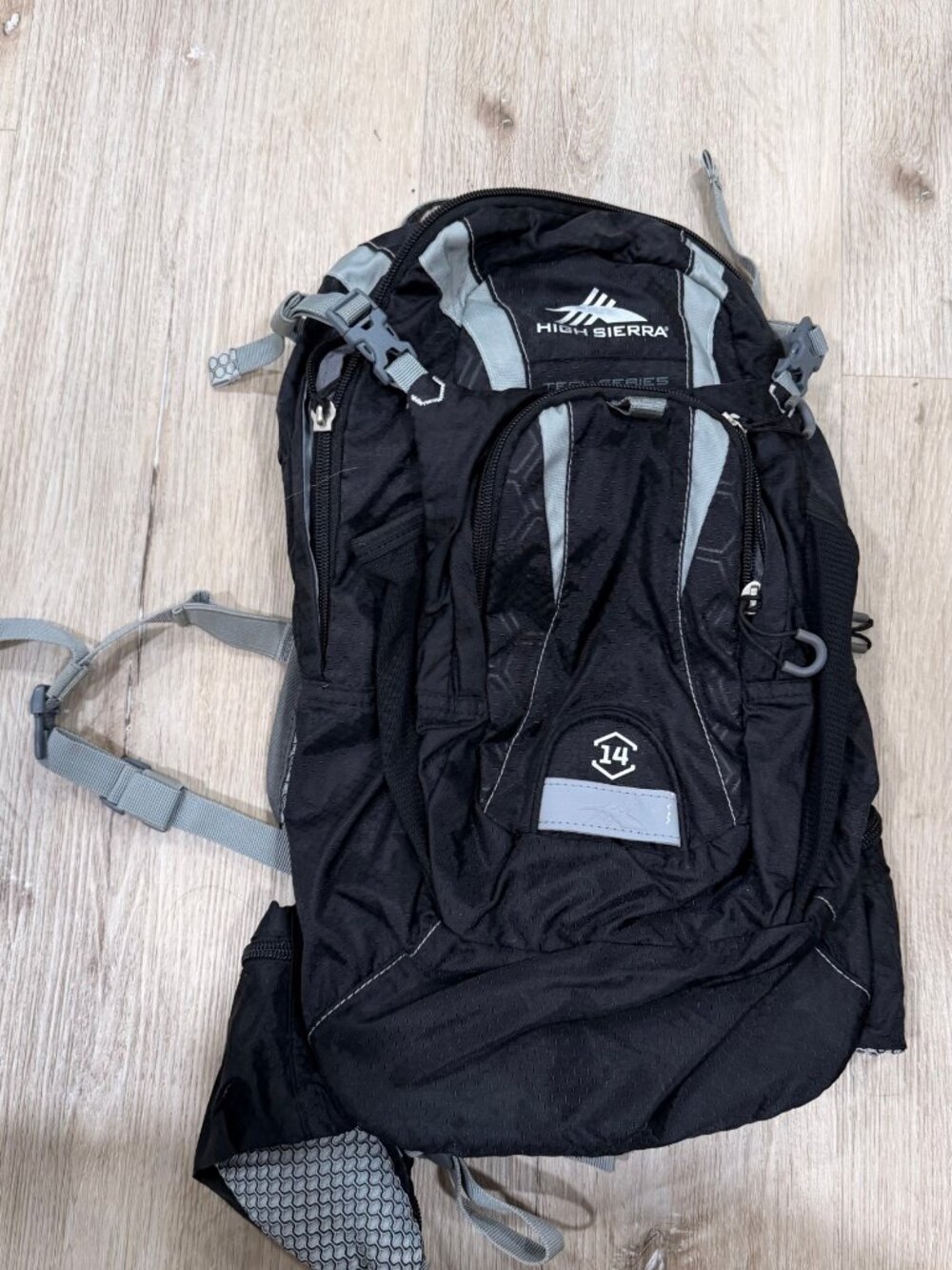 High Sierra Tech Series Wahoo 14 Hydration Hiking Backpack